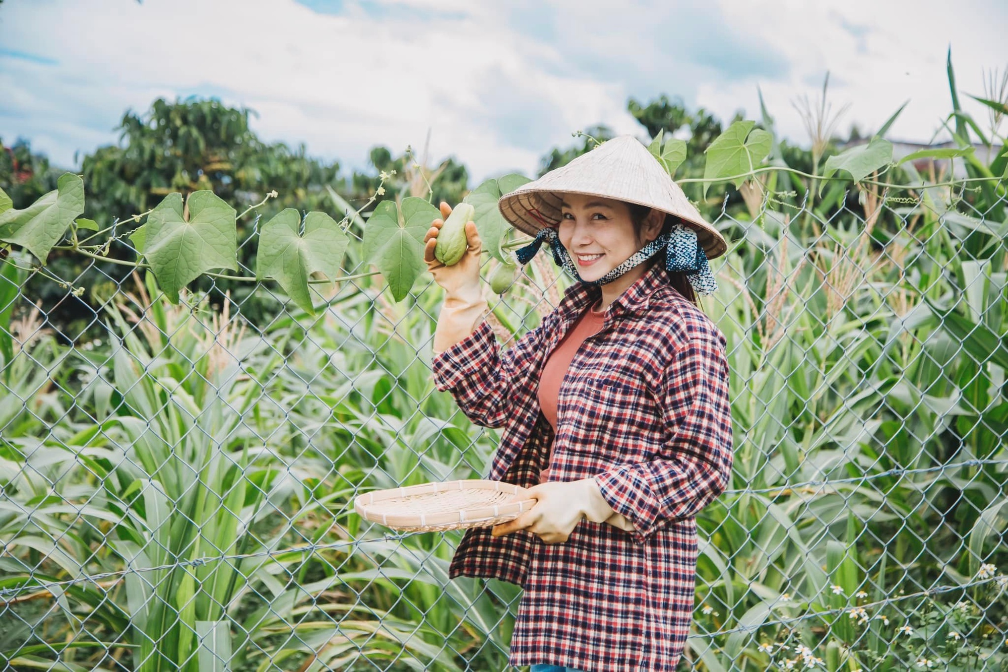 Nữ ca sĩ bỏ phố về rừng, thoát bệnh trầm cảm nhờ 