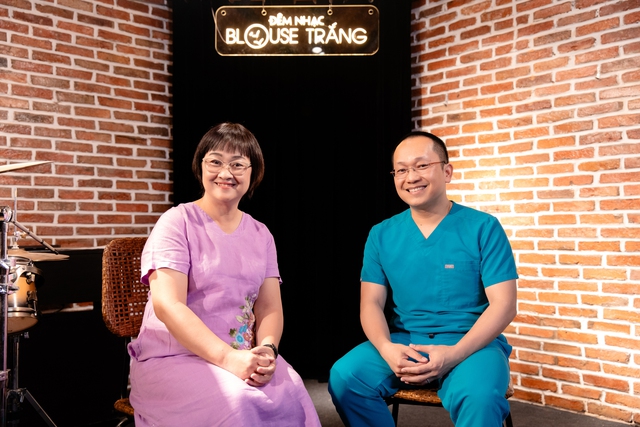 Blouse Trắng - nhóm nhạc 7 năm của y bác sĩ Sài Gòn: mang tiếng hát đổi thành bữa ăn, tấm thẻ BHYT cho bệnh nhân nghèo - Ảnh 2.