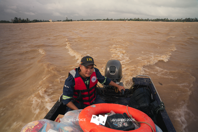 Những buổi livestream không lời giữa dòng nước dữ: chỉ còn tiếng sóng và lời hứa với người ở lại - Ảnh 4.