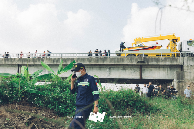 Những buổi livestream không lời giữa dòng nước dữ: chỉ còn tiếng sóng và lời hứa với người ở lại - Ảnh 1.