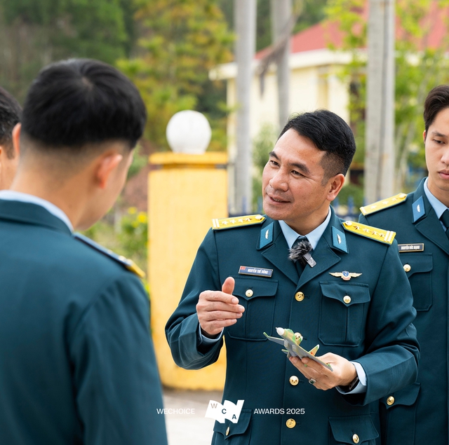 Đại tá – Phi công cấp 1 Nguyễn Thế Dũng: bay trên bầu trời bình yên chào mừng Đại lễ Quốc gia - Ảnh 1.