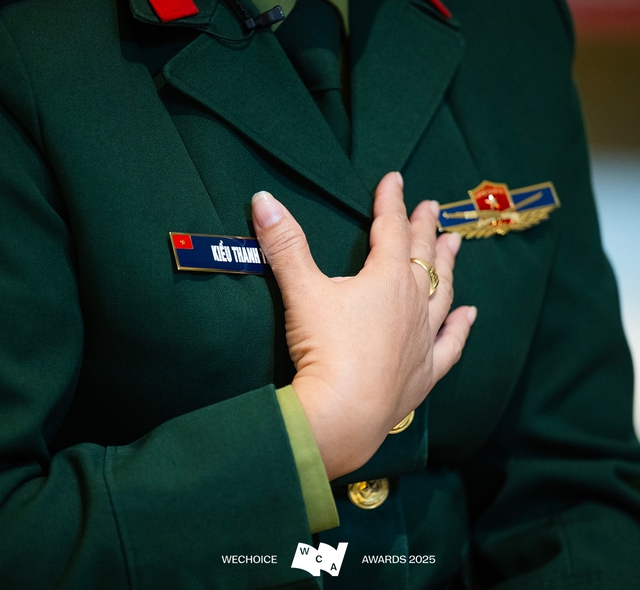 Mưa Đỏ giống như một chiến dịch - nơi mỗi cảnh quay là một nhiệm vụ, mỗi quyết định đều mang ý nghĩa như “là một nén tâm nhang để tri ân các anh hùng liệt sĩ” - Ảnh 1.