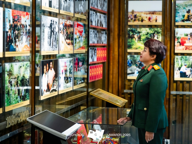 Mưa Đỏ giống như một chiến dịch - nơi mỗi cảnh quay là một nhiệm vụ, mỗi quyết định đều mang ý nghĩa như “là một nén tâm nhang để tri ân các anh hùng liệt sĩ” - Ảnh 1.